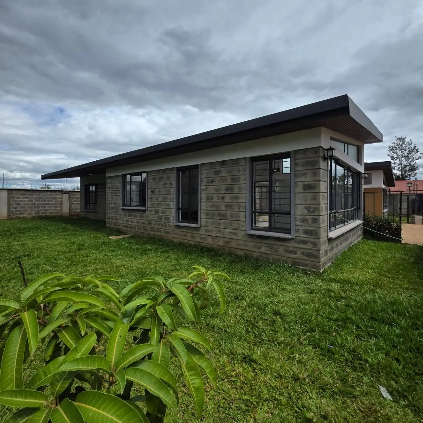 3 Bedroom Bungalow plus Dsq For Sale thumbnail 2