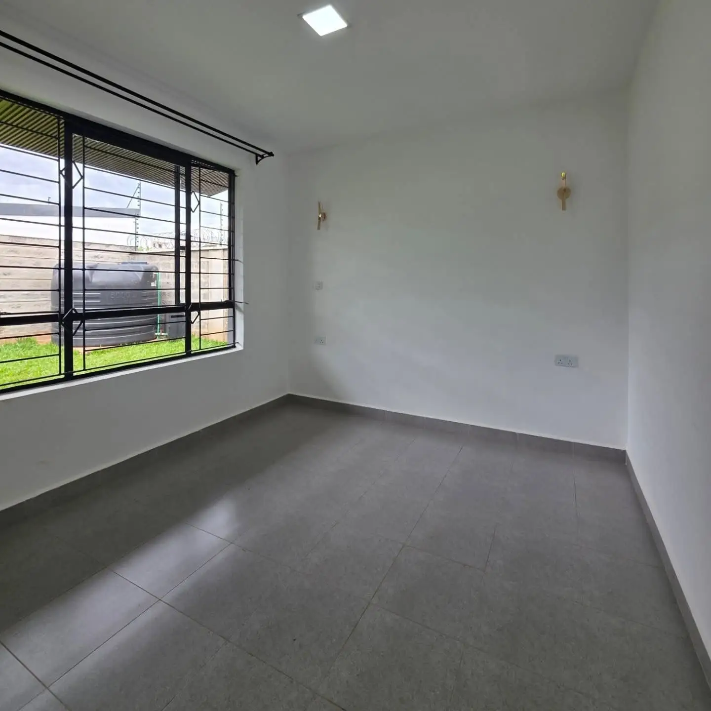 3 Bedroom Bungalow plus Dsq For Sale thumbnail 8