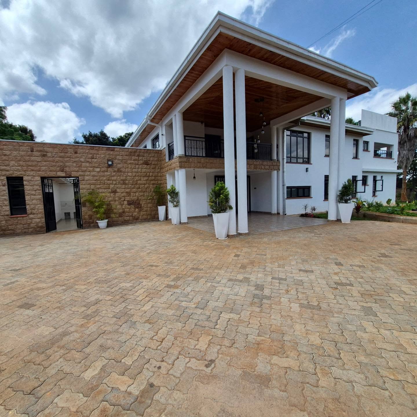 5 Bedroom All Ensuite Mansion + DSQ + 2 Bedroom Guest Wing for Sale — Runda, Nairobi