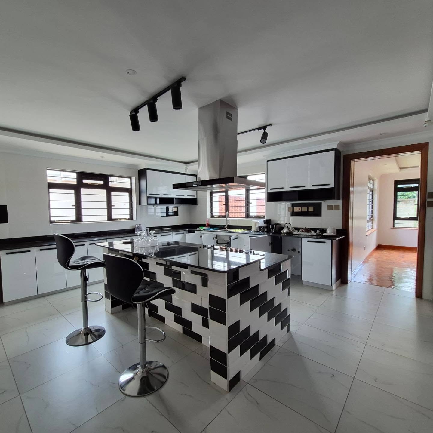 5 Bedroom All Ensuite Mansion + DSQ + 2 Bedroom Guest Wing for Sale thumbnail 2