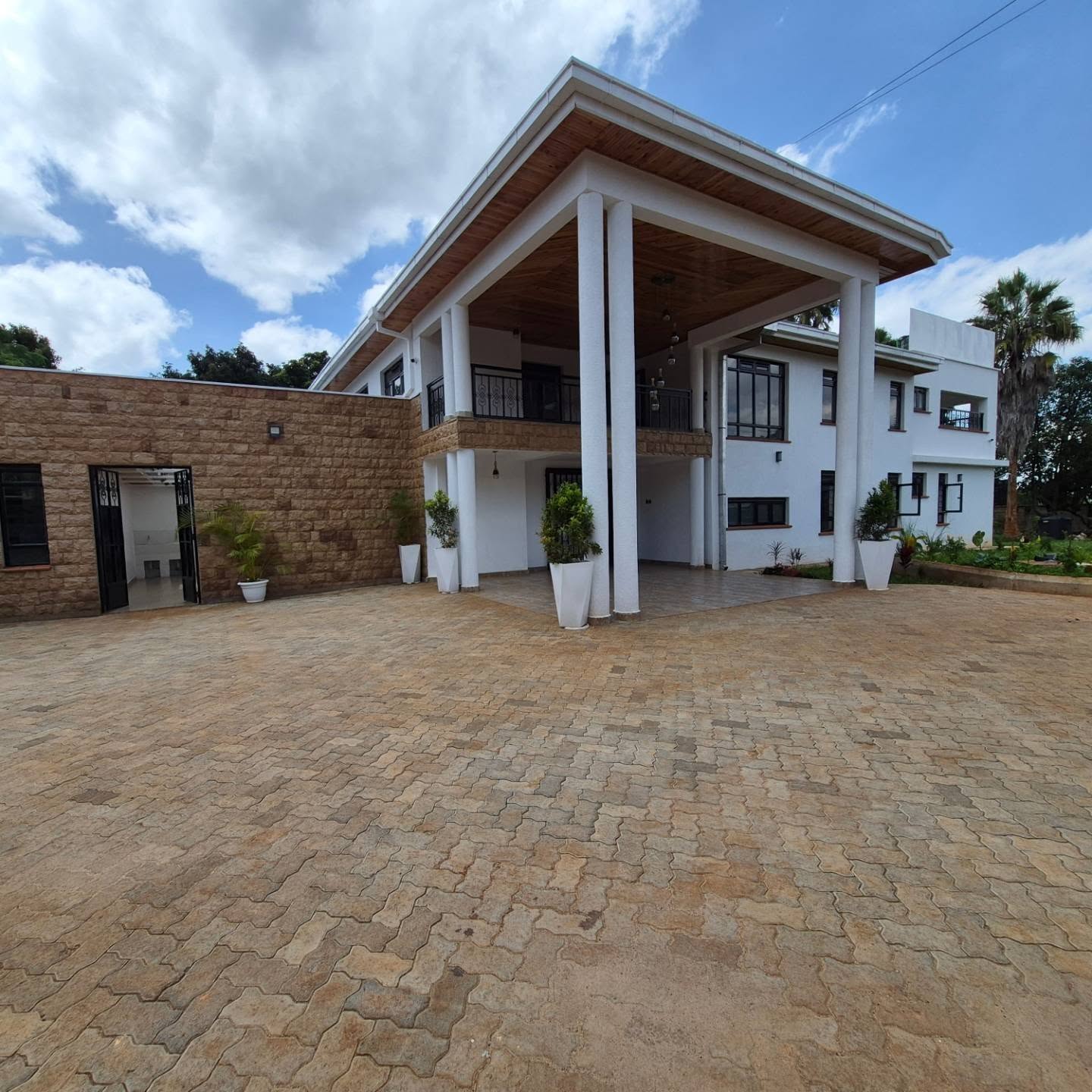 5 Bedroom All Ensuite Mansion + DSQ + 2 Bedroom Guest Wing for Sale thumbnail 18
