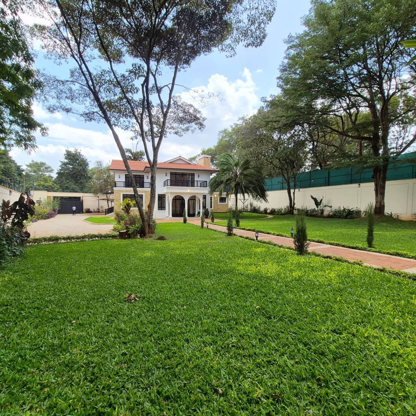 Executive All En-Suite 5-Bedroom House For Sale — Runda, Nairobi