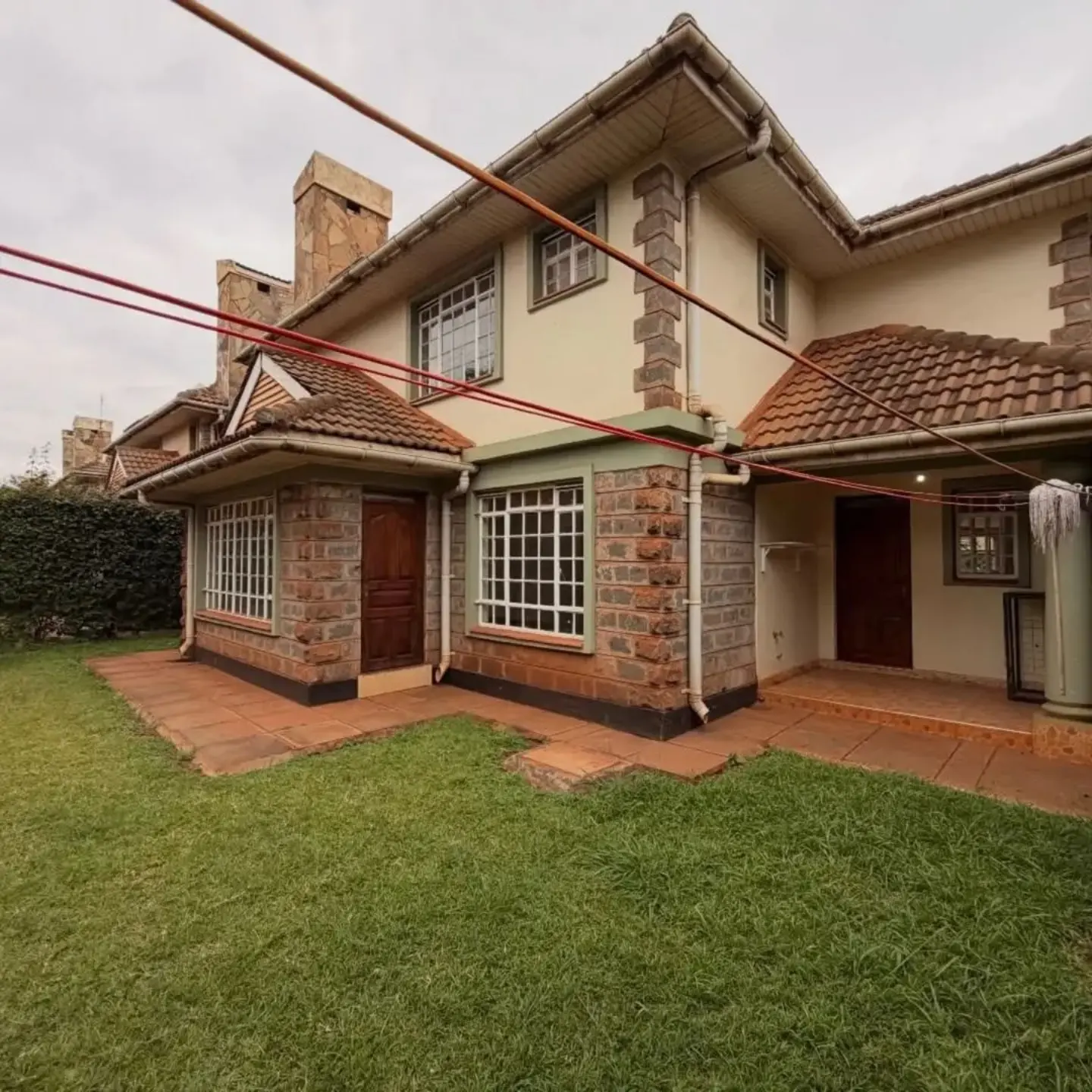 4-bedroom all en-suite villa for rent thumbnail 2
