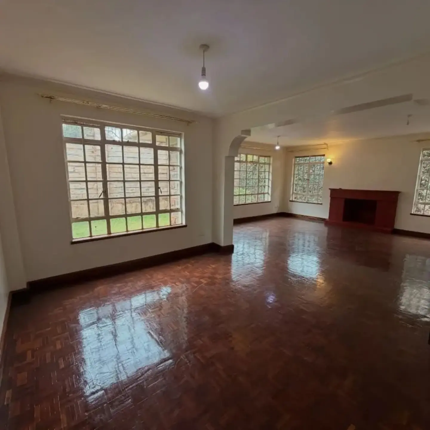 4-bedroom all en-suite villa for rent thumbnail 4
