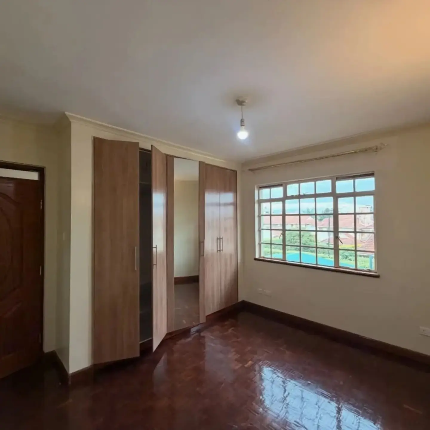 4-bedroom all en-suite villa for rent thumbnail 9