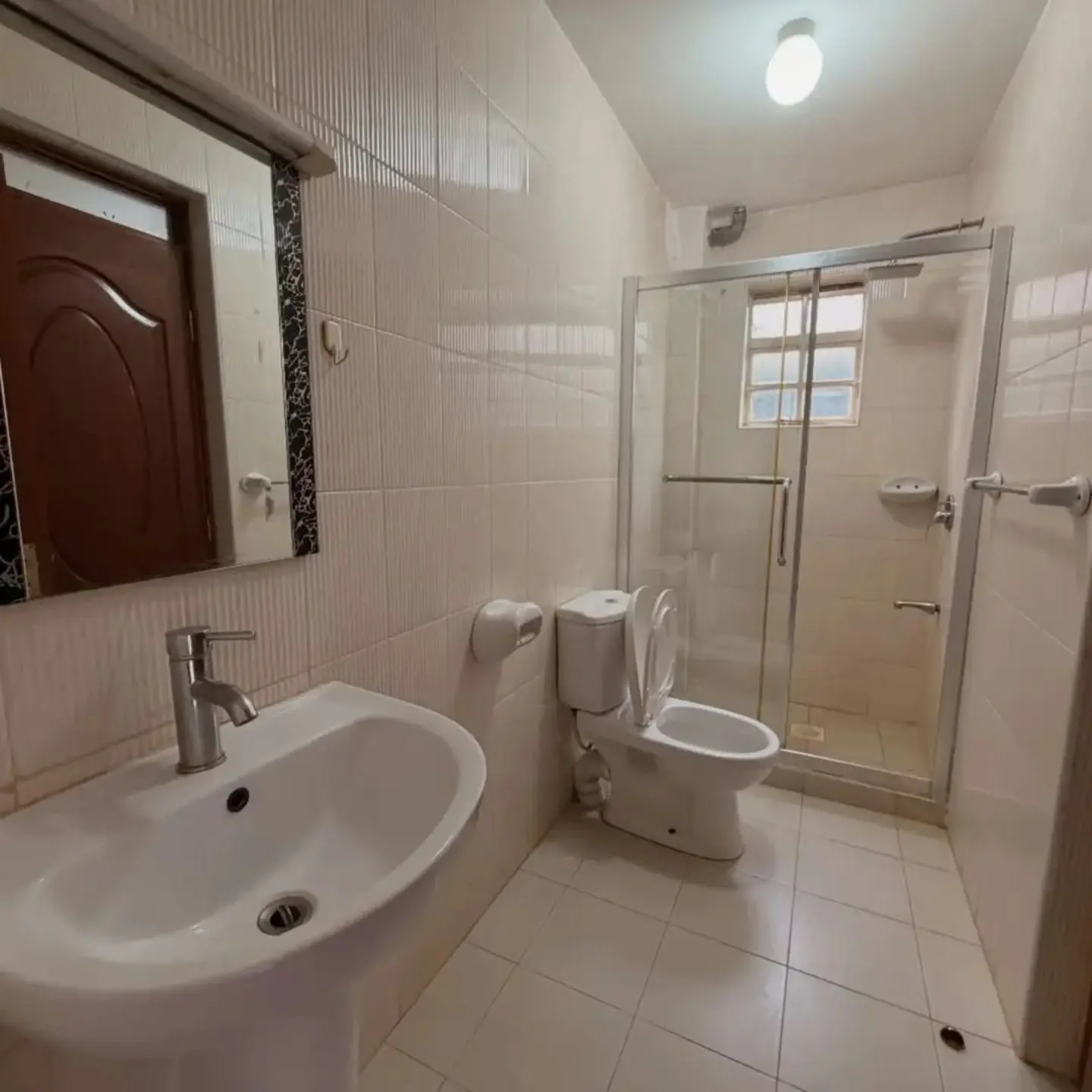 4-bedroom all en-suite villa for rent thumbnail 10