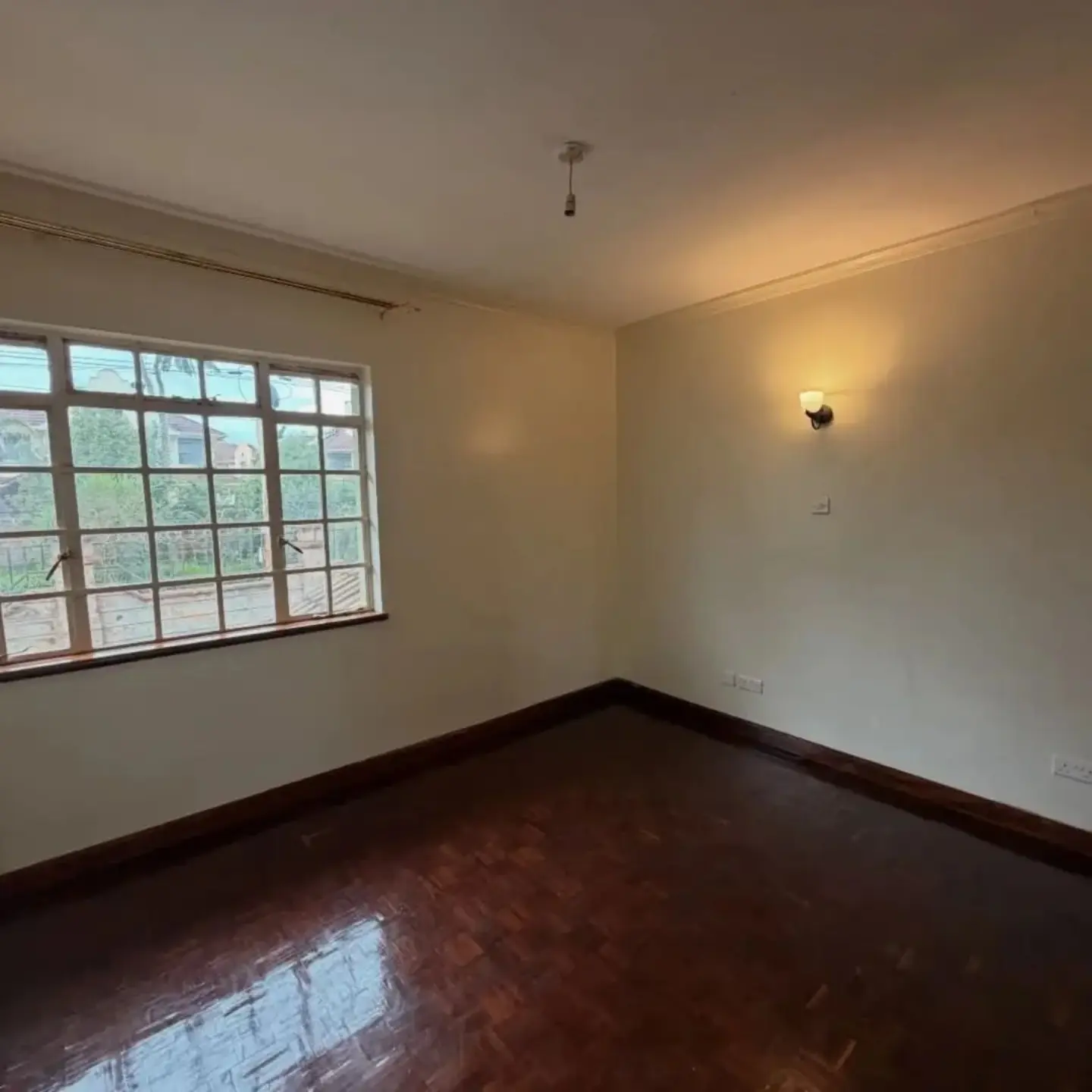 4-bedroom all en-suite villa for rent thumbnail 12