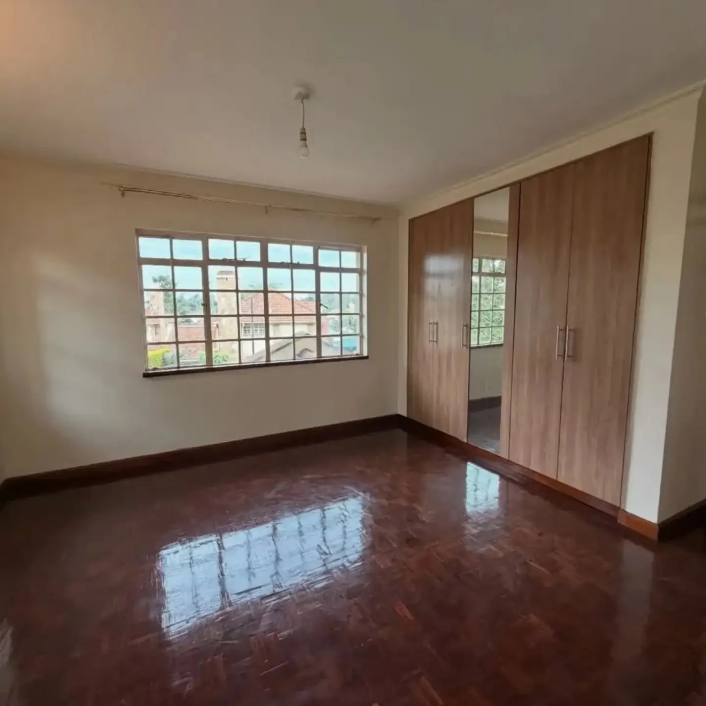 4-bedroom all en-suite villa for rent thumbnail 16
