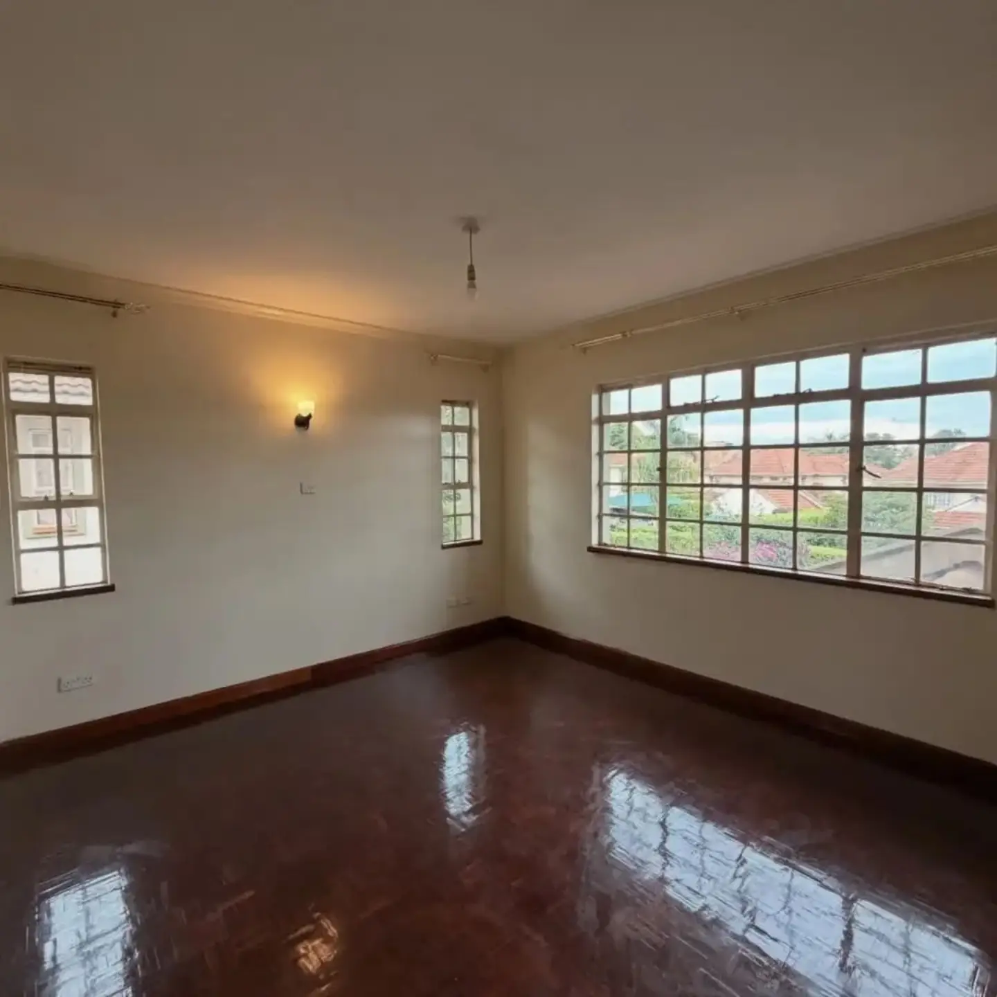 4-bedroom all en-suite villa for rent thumbnail 17