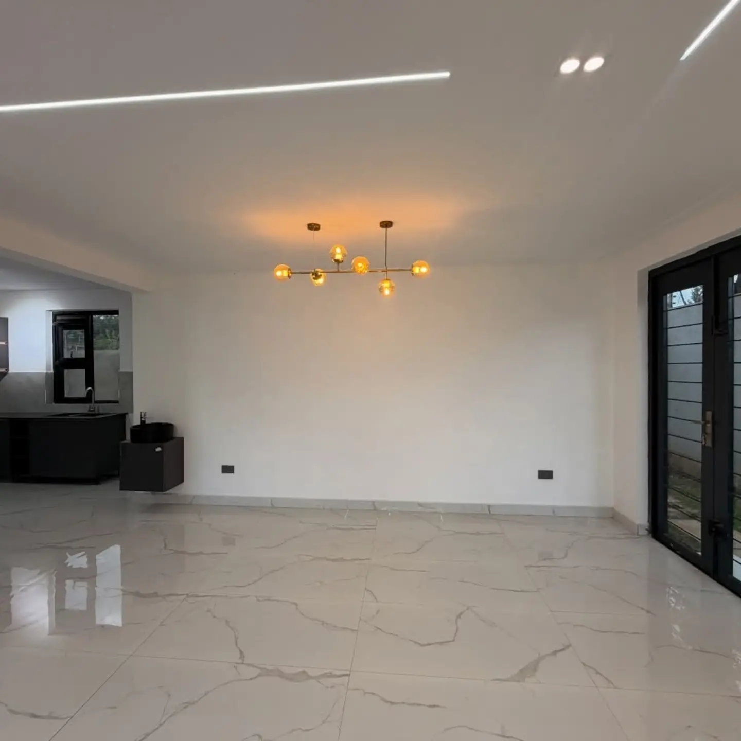 Luxurious 5-Bedroom Maisonette for Sale In Ruiru thumbnail 13