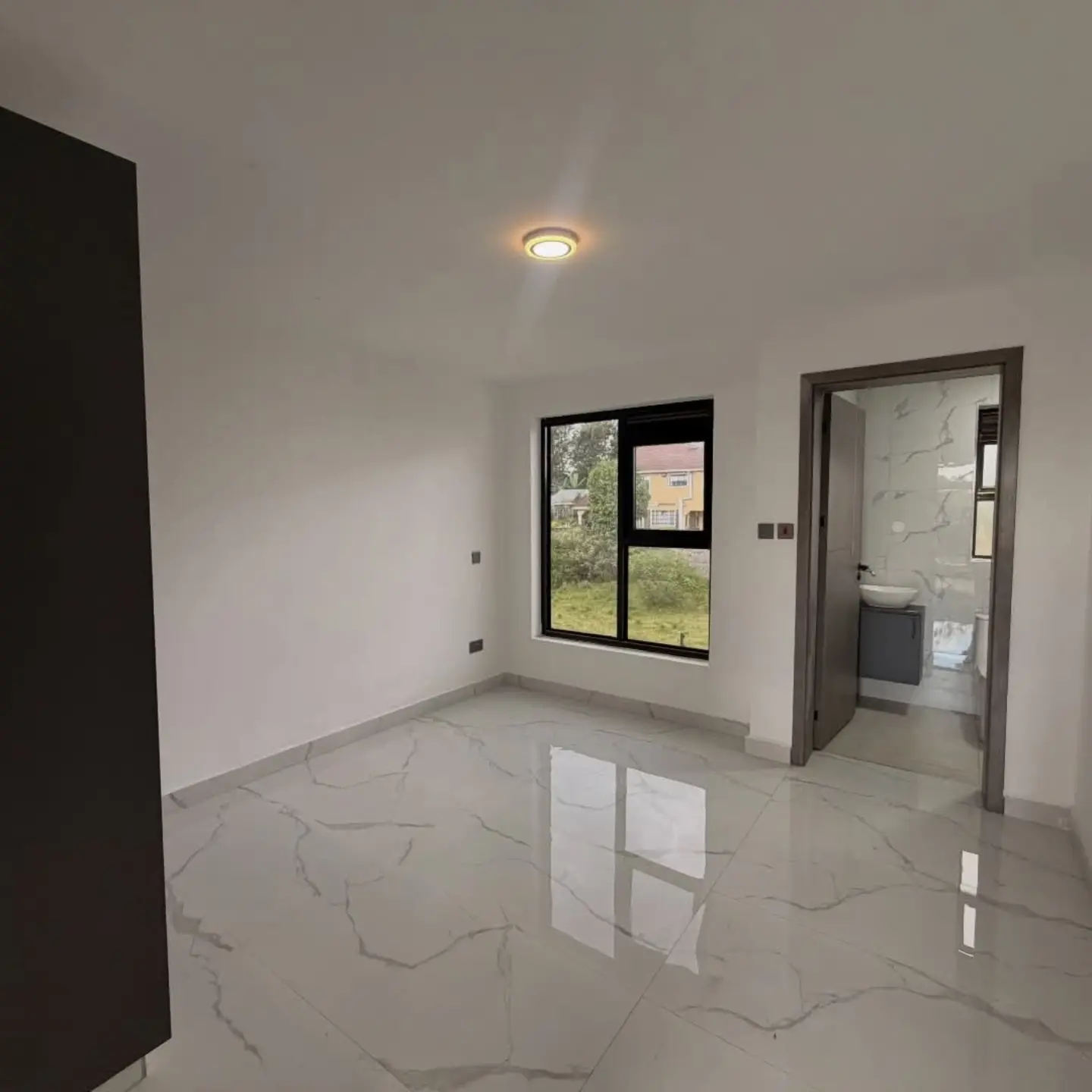 Luxurious 5-Bedroom Maisonette for Sale In Ruiru thumbnail 17