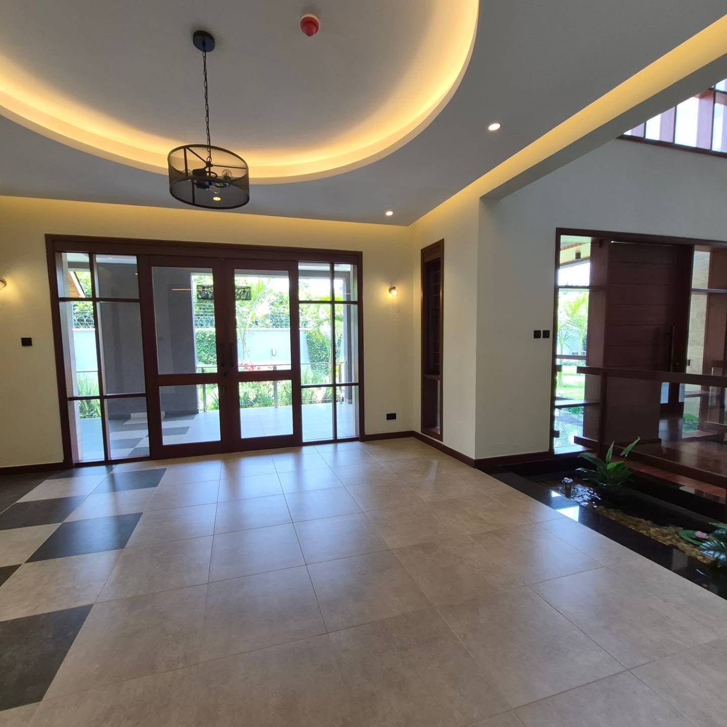 4-Bedroom House for Sale thumbnail 3