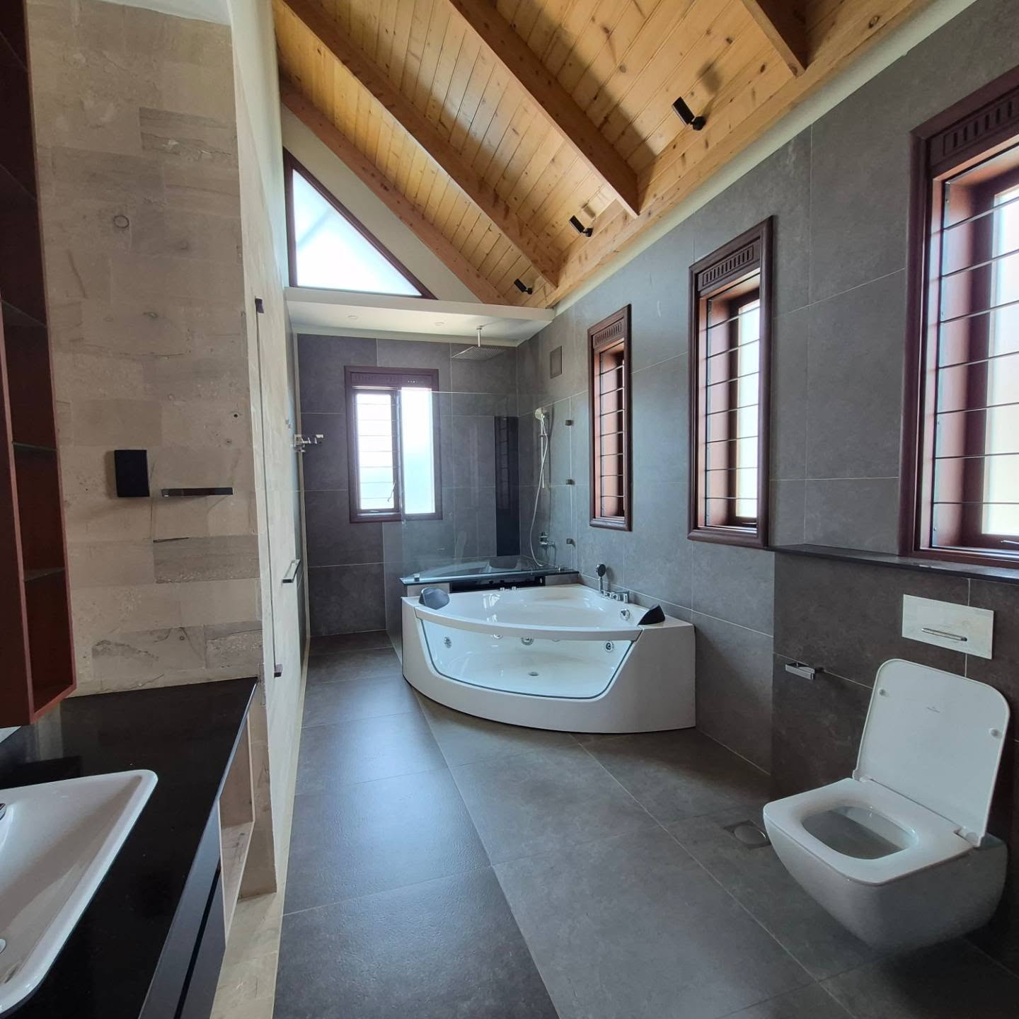 4-Bedroom House for Sale thumbnail 18