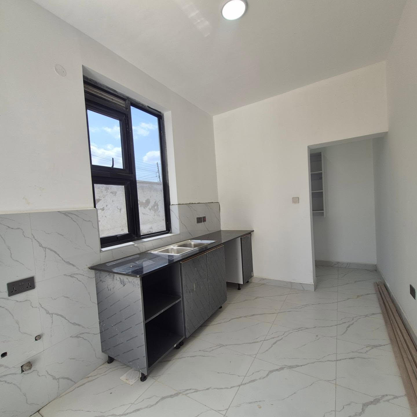 5-BEDROOM ALL-ENSUITE MAISONETTE FOR SALE thumbnail 2