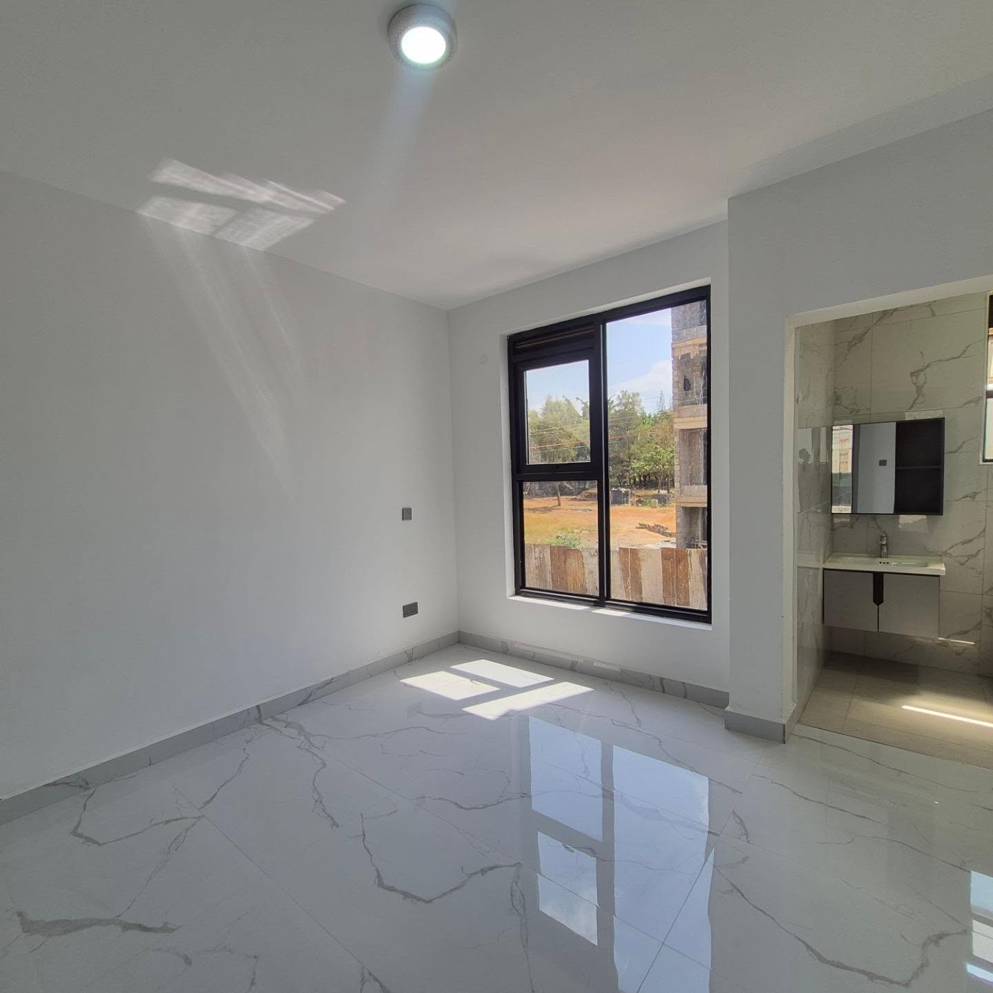 5-BEDROOM ALL-ENSUITE MAISONETTE FOR SALE thumbnail 3