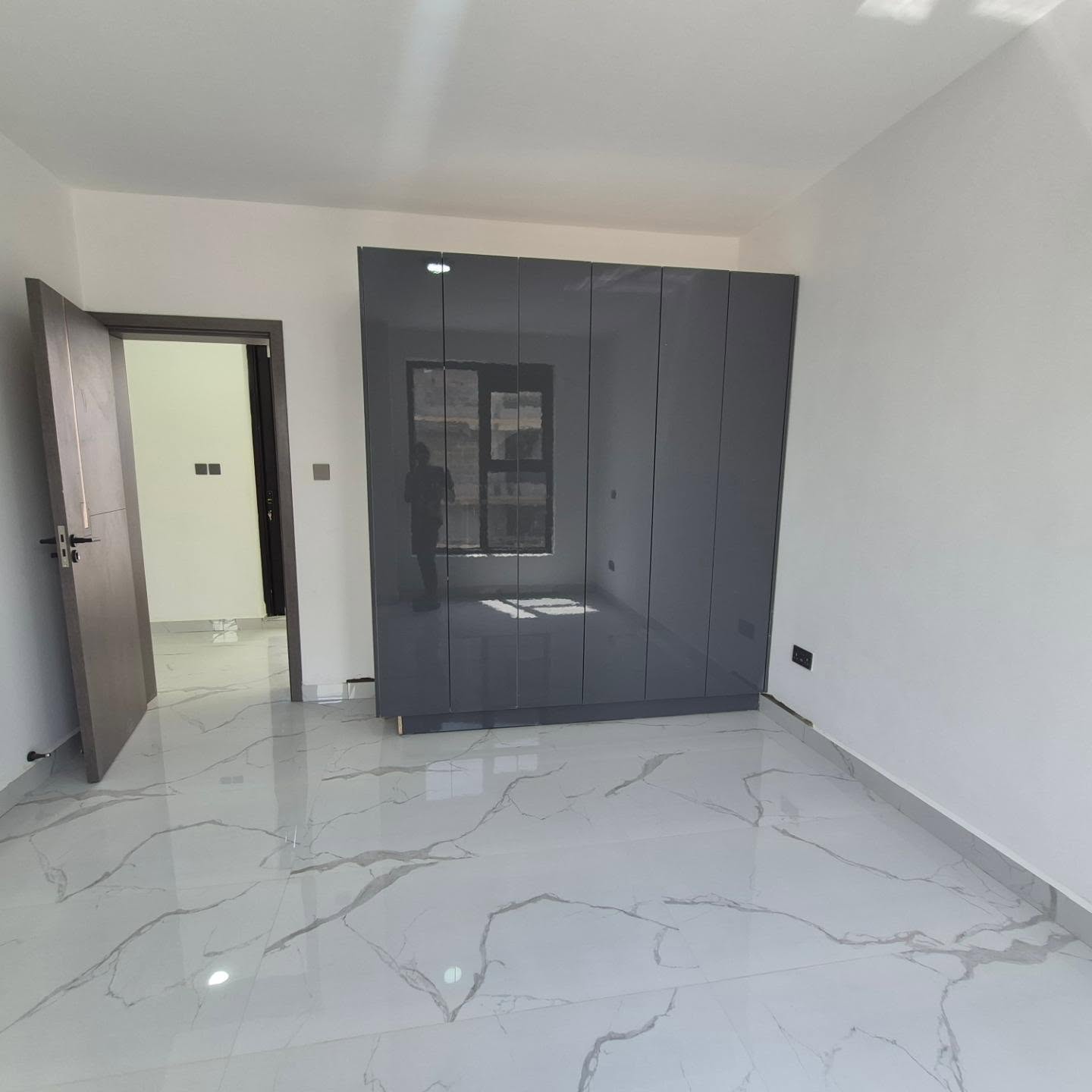 5-BEDROOM ALL-ENSUITE MAISONETTE FOR SALE thumbnail 4