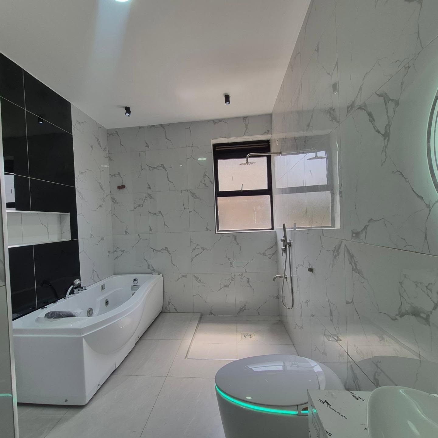 5-BEDROOM ALL-ENSUITE MAISONETTE FOR SALE thumbnail 9
