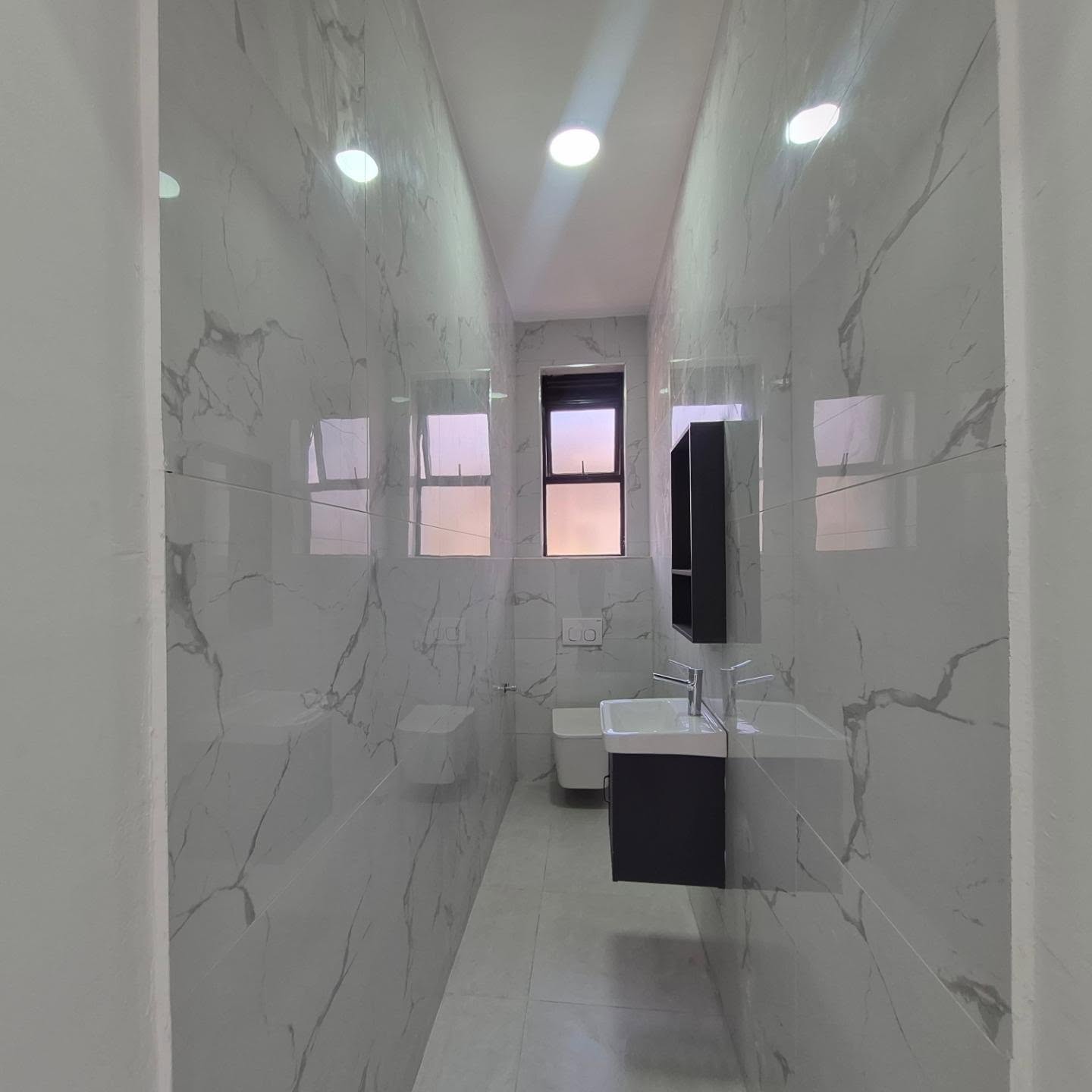 5-BEDROOM ALL-ENSUITE MAISONETTE FOR SALE thumbnail 11