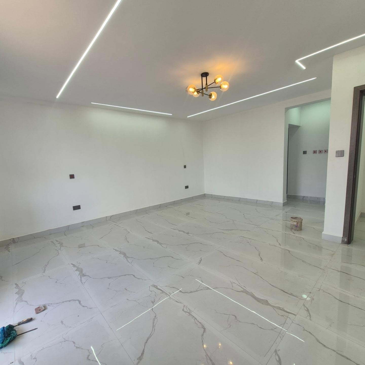 5-BEDROOM ALL-ENSUITE MAISONETTE FOR SALE thumbnail 15