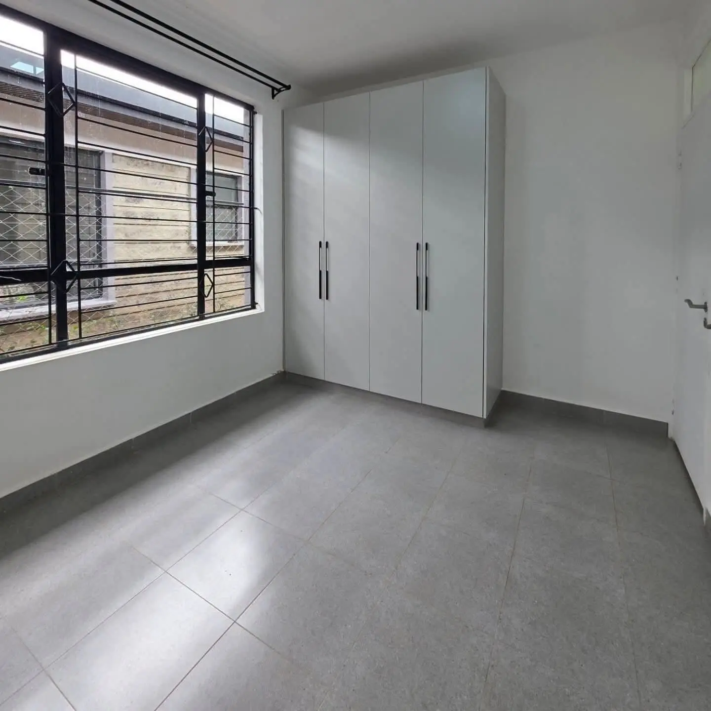 3 Bedroom House For Sale thumbnail 6