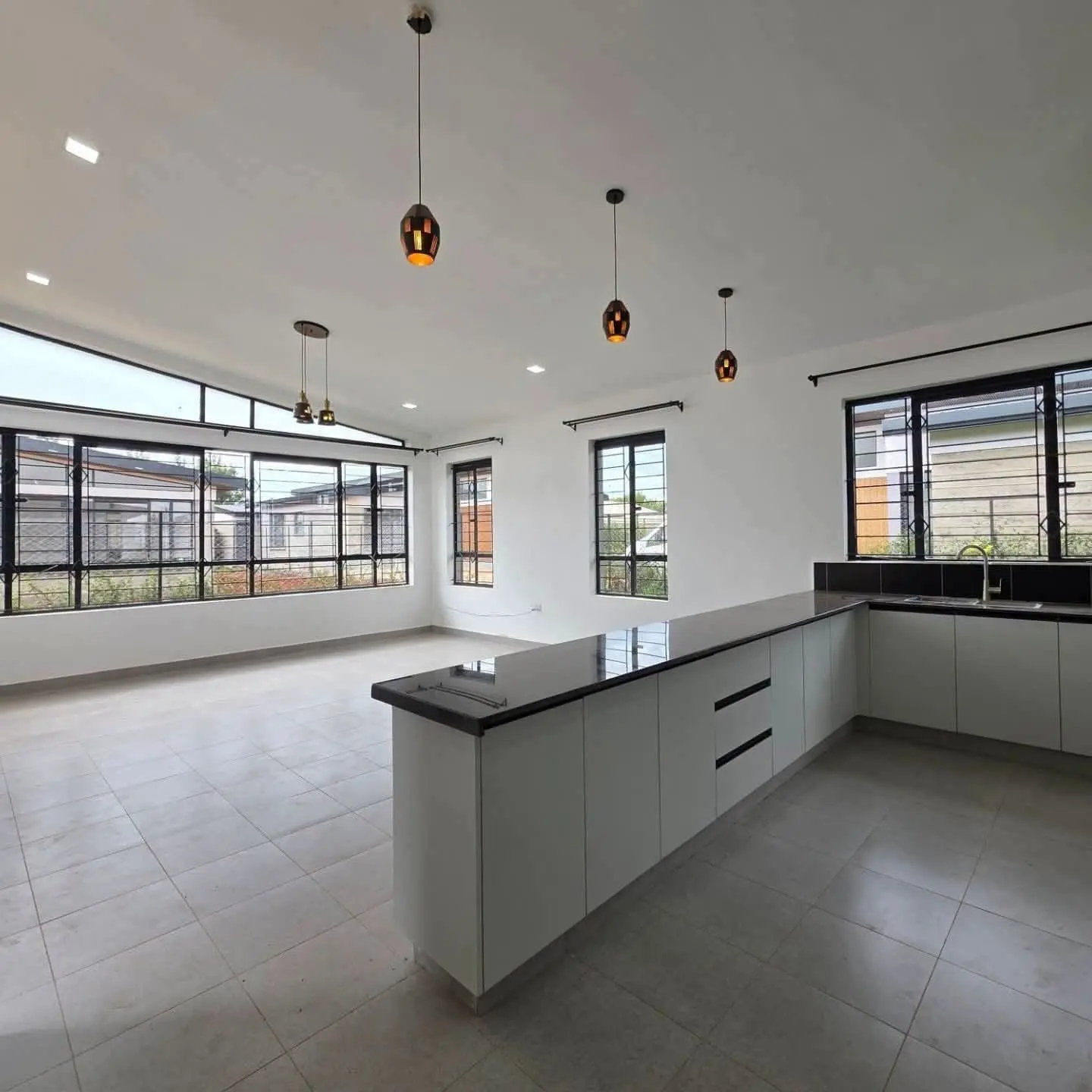 3 Bedroom House For Sale thumbnail 7