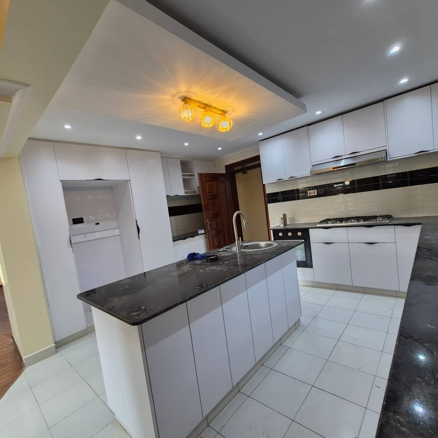 5 Bedroom House For Rent thumbnail 2