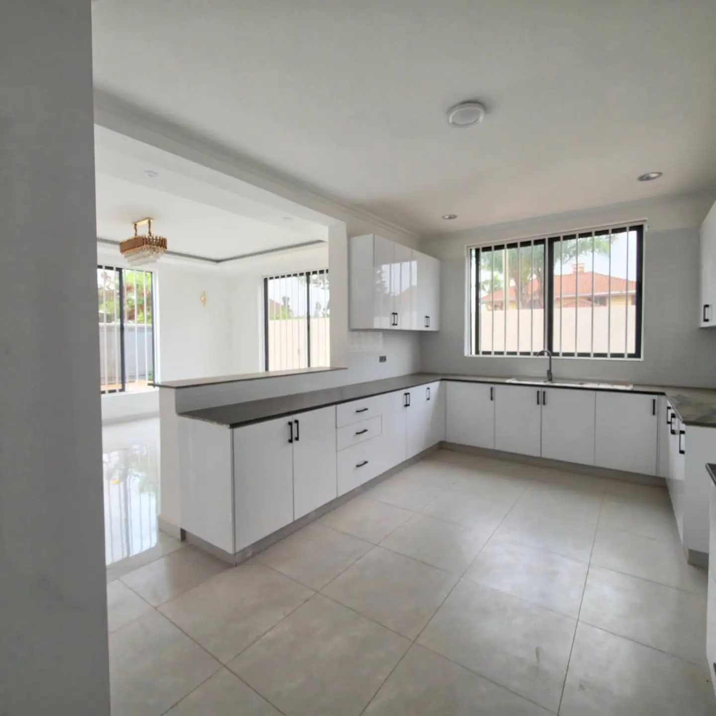 4-Bedroom Townhouse plus Dsq For Sale Thika Road thumbnail 7