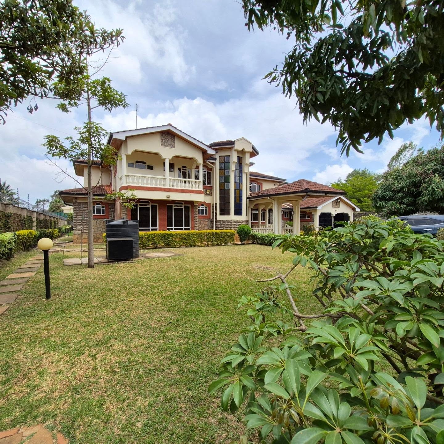5 Bedroom House in Runda  for Sale thumbnail 2