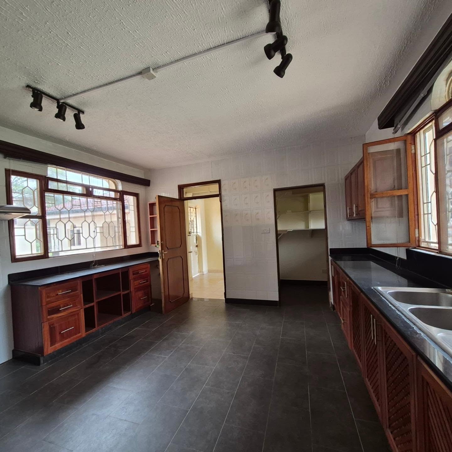 5 Bedroom House in Runda  for Sale thumbnail 13