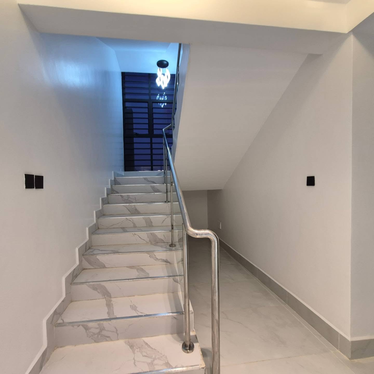 Elegant 5 Bedroom Family Home with DSQ for Sale thumbnail 4