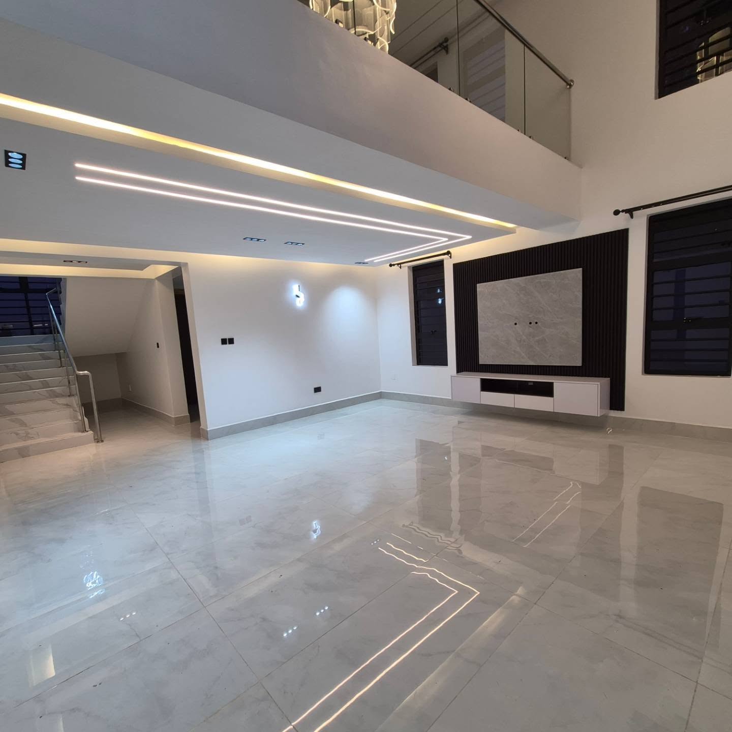 Elegant 5 Bedroom Family Home with DSQ for Sale thumbnail 6