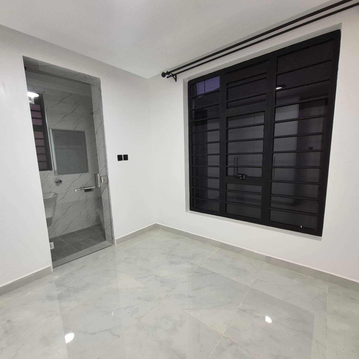 Elegant 5 Bedroom Family Home with DSQ for Sale thumbnail 10