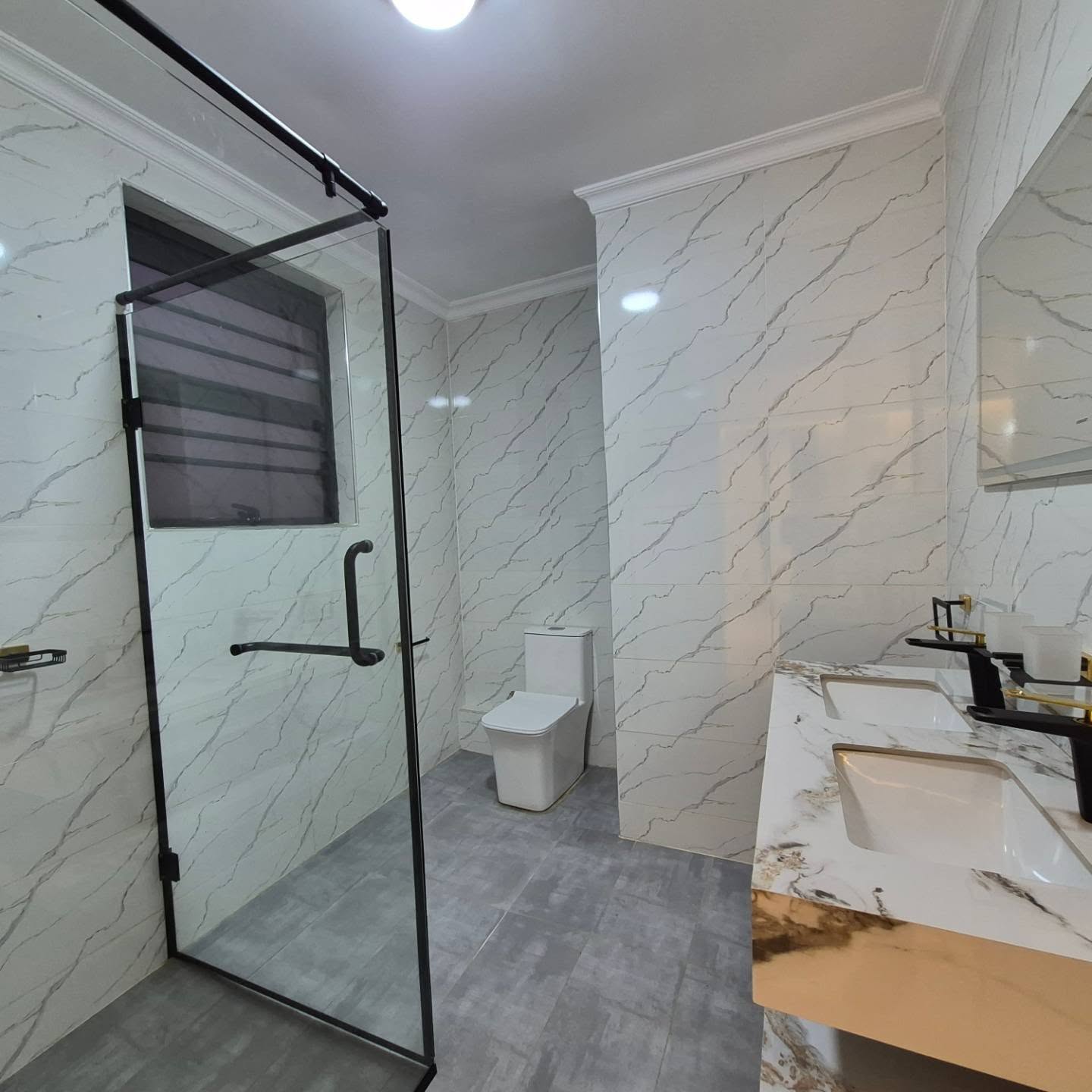 Elegant 5 Bedroom Family Home with DSQ for Sale thumbnail 13