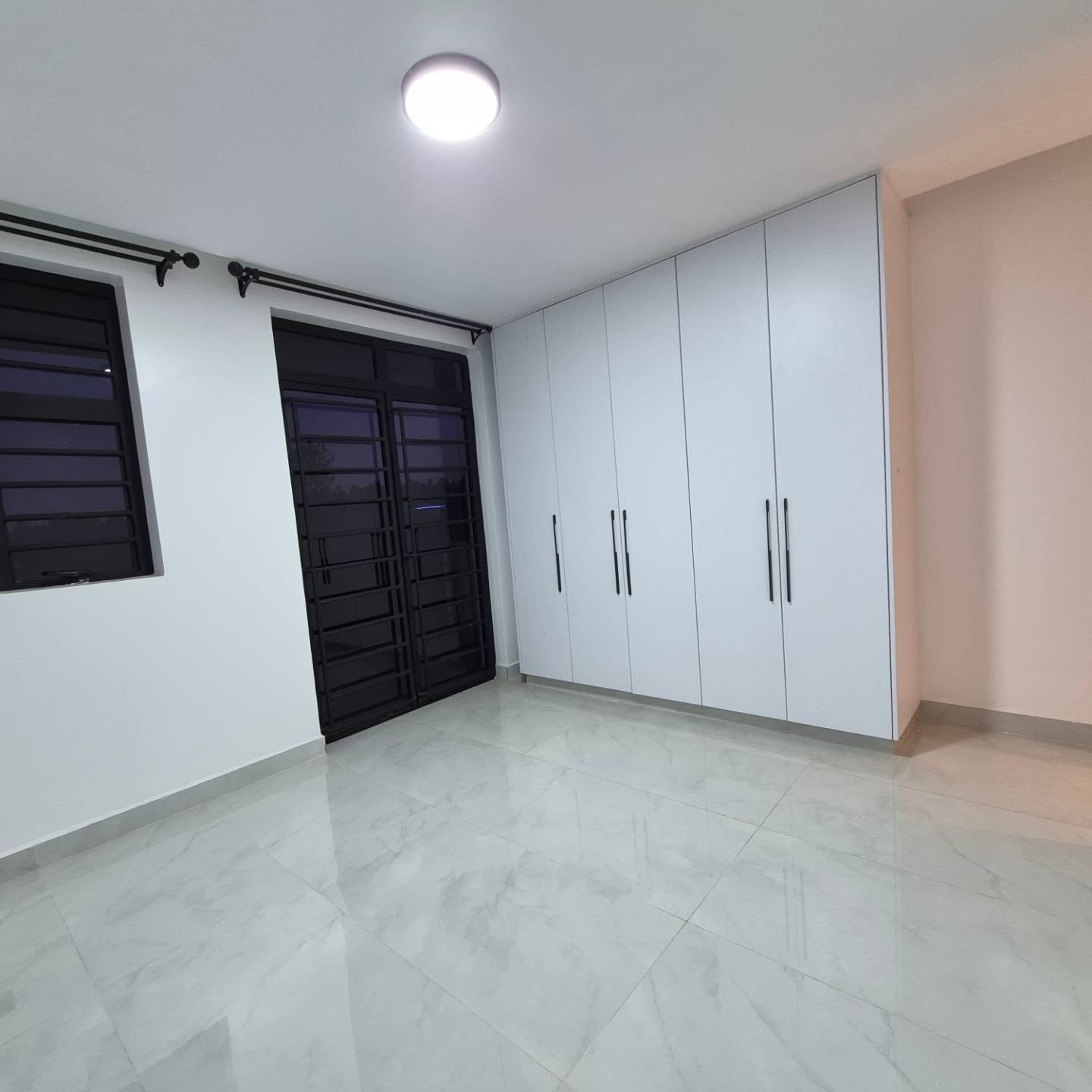 Elegant 5 Bedroom Family Home with DSQ for Sale thumbnail 17