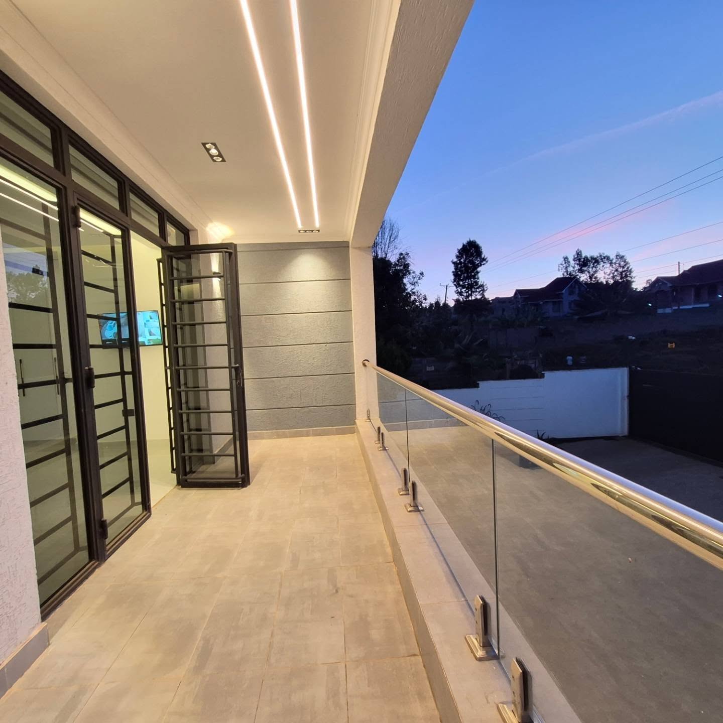 Elegant 5 Bedroom Family Home with DSQ for Sale thumbnail 18