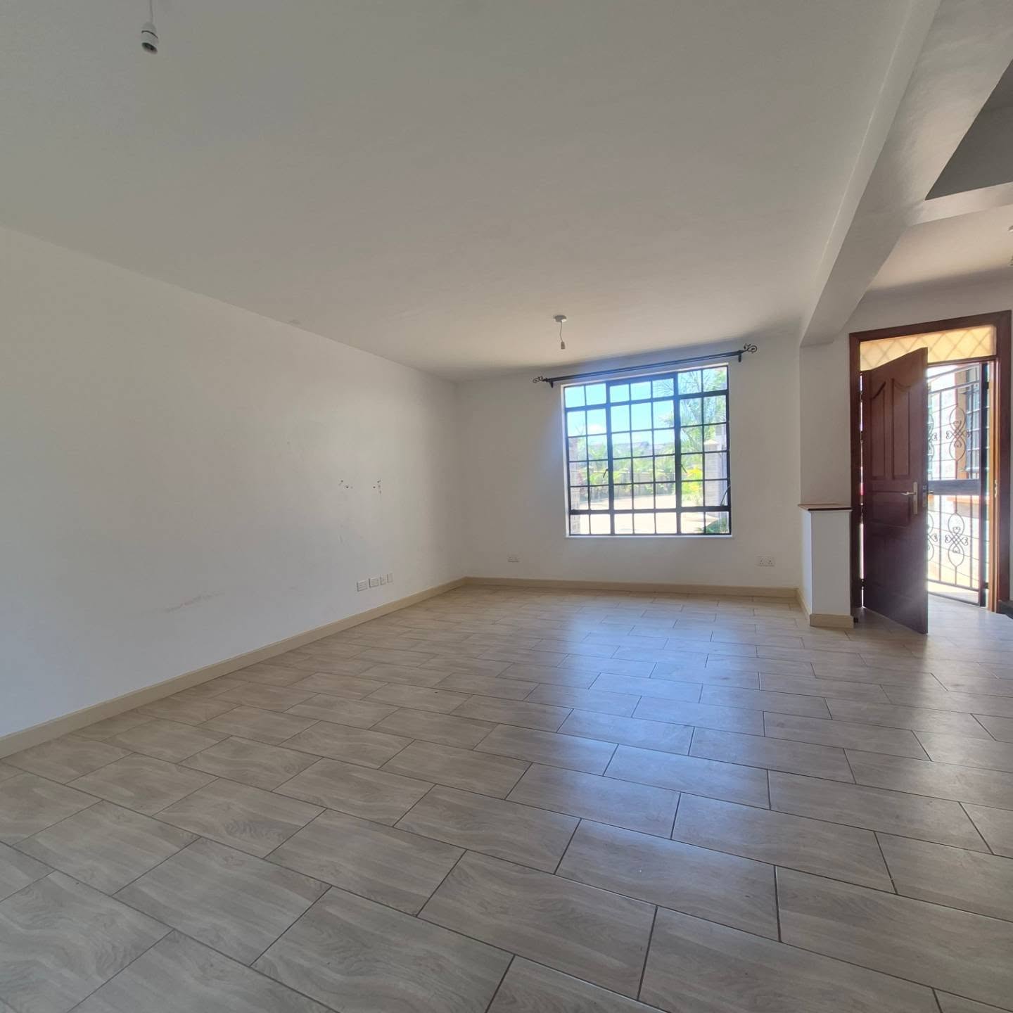 4-Bedroom All Ensuite Maisonette For Sale/Rent thumbnail 3