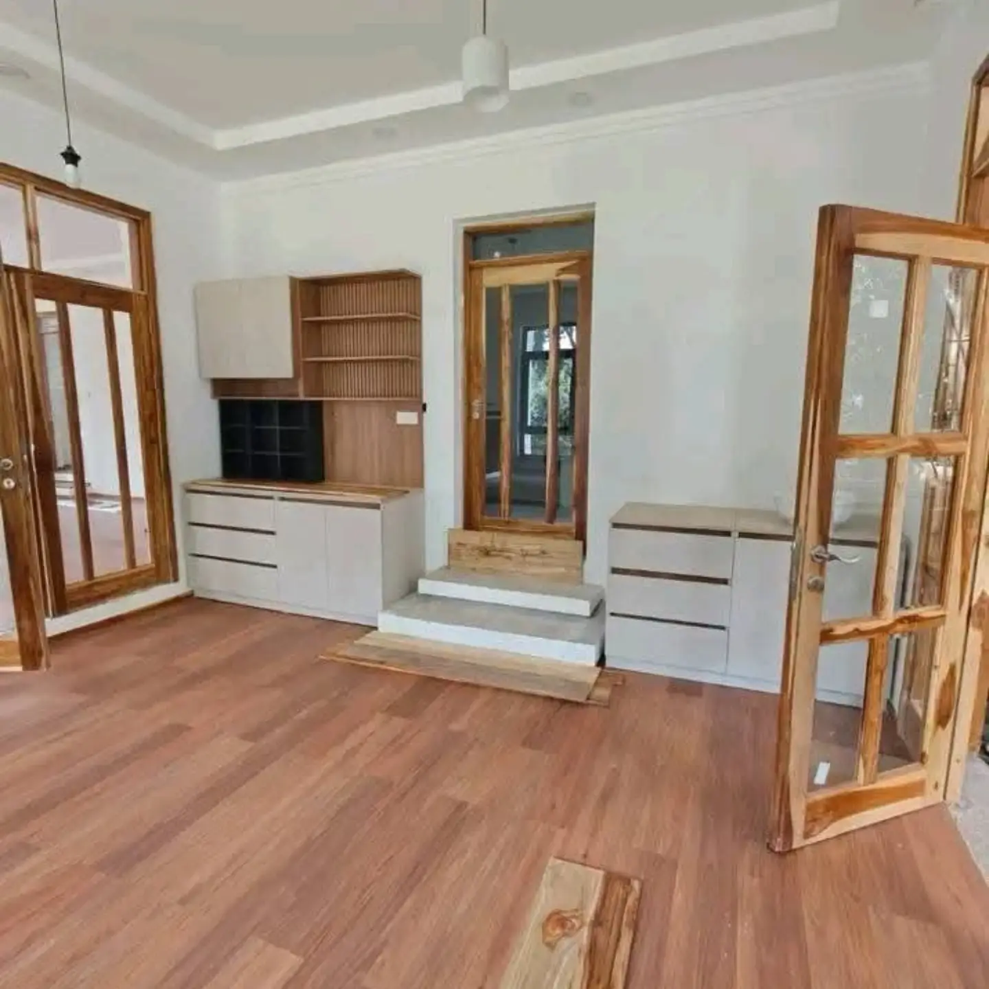 Ultra-Luxury 9-Bedroom All Ensuite Villa thumbnail 2