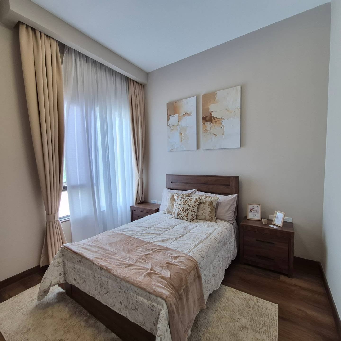 Elegant 4-Bedroom Duplex Townhouses thumbnail 10