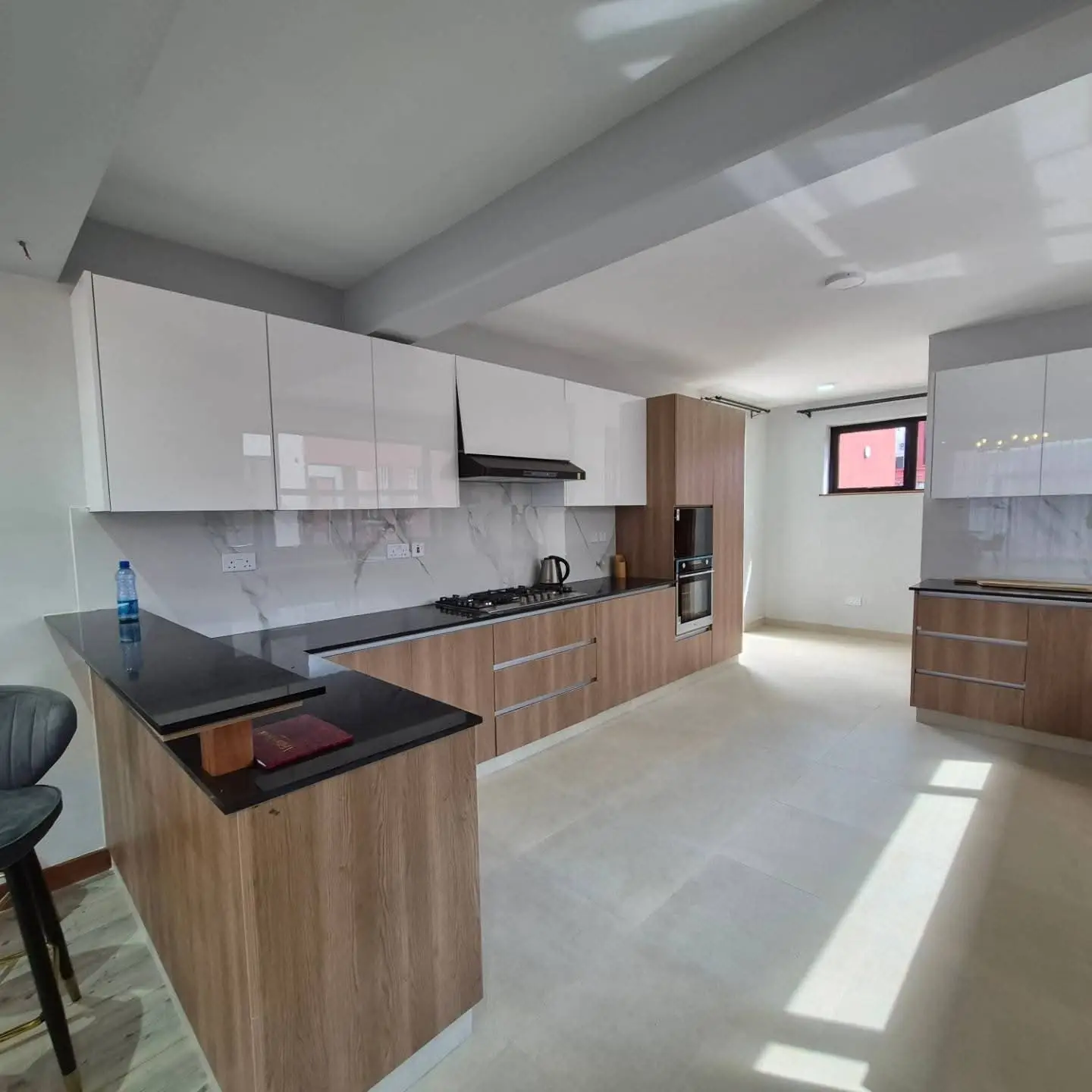 4-Bedroom House + DSQ thumbnail 3