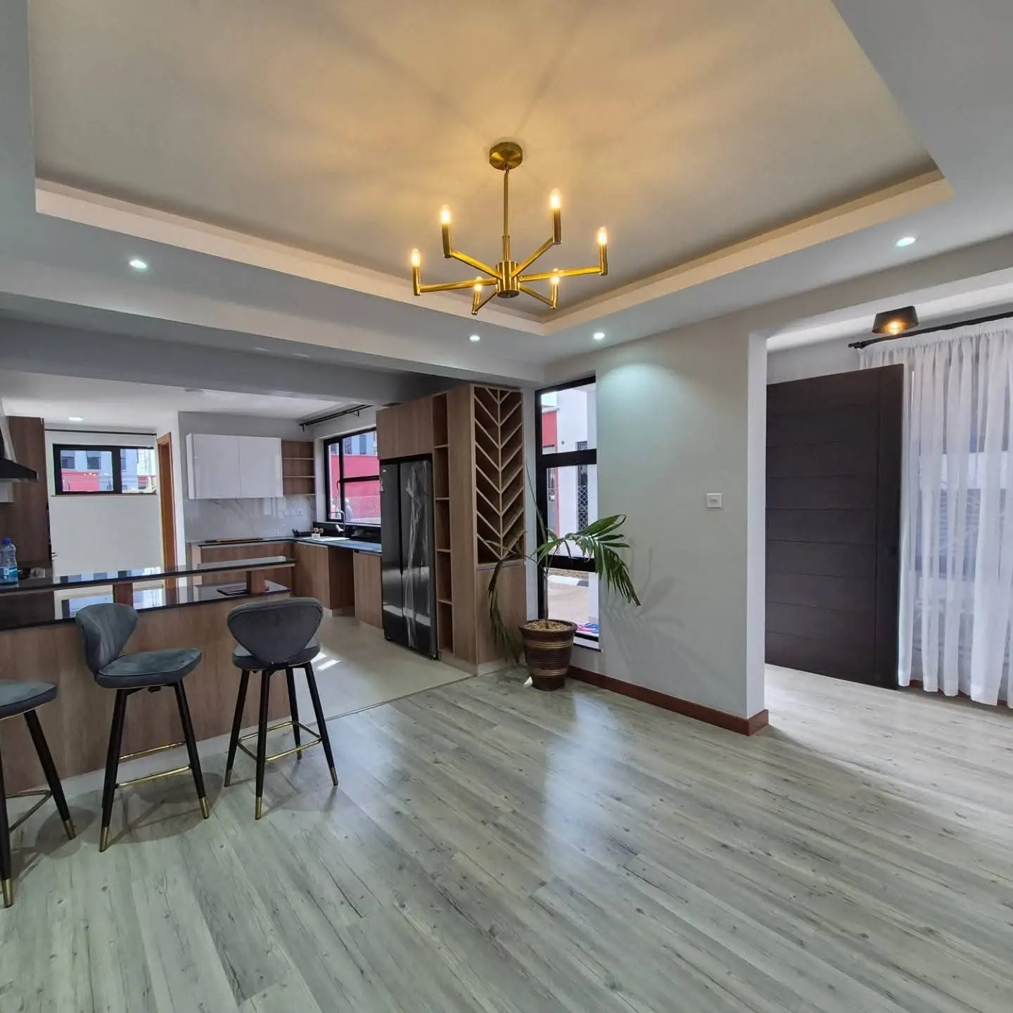 4-Bedroom House + DSQ thumbnail 4