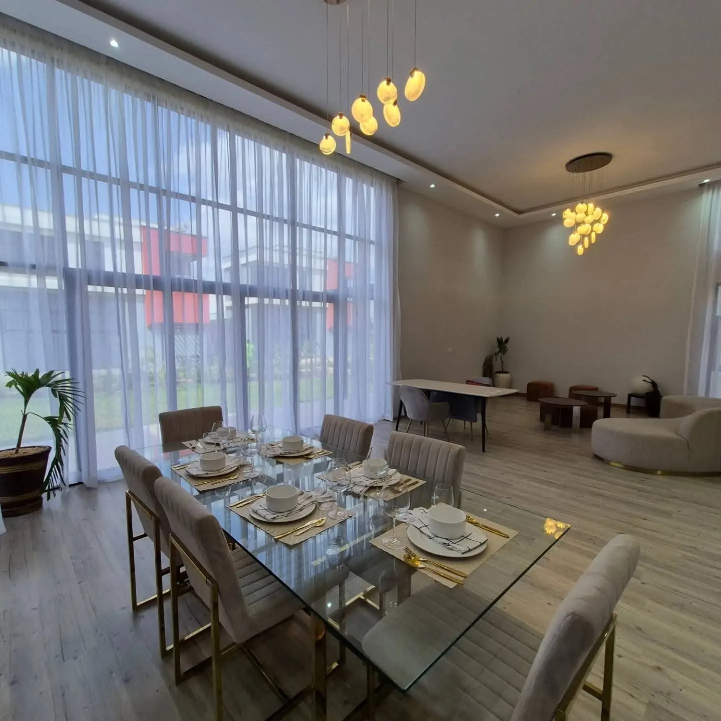 4-Bedroom House + DSQ thumbnail 5