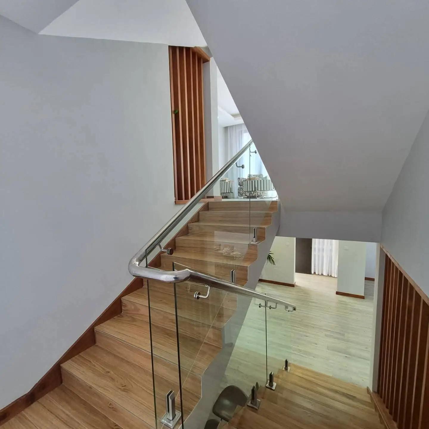 4-Bedroom House + DSQ thumbnail 7