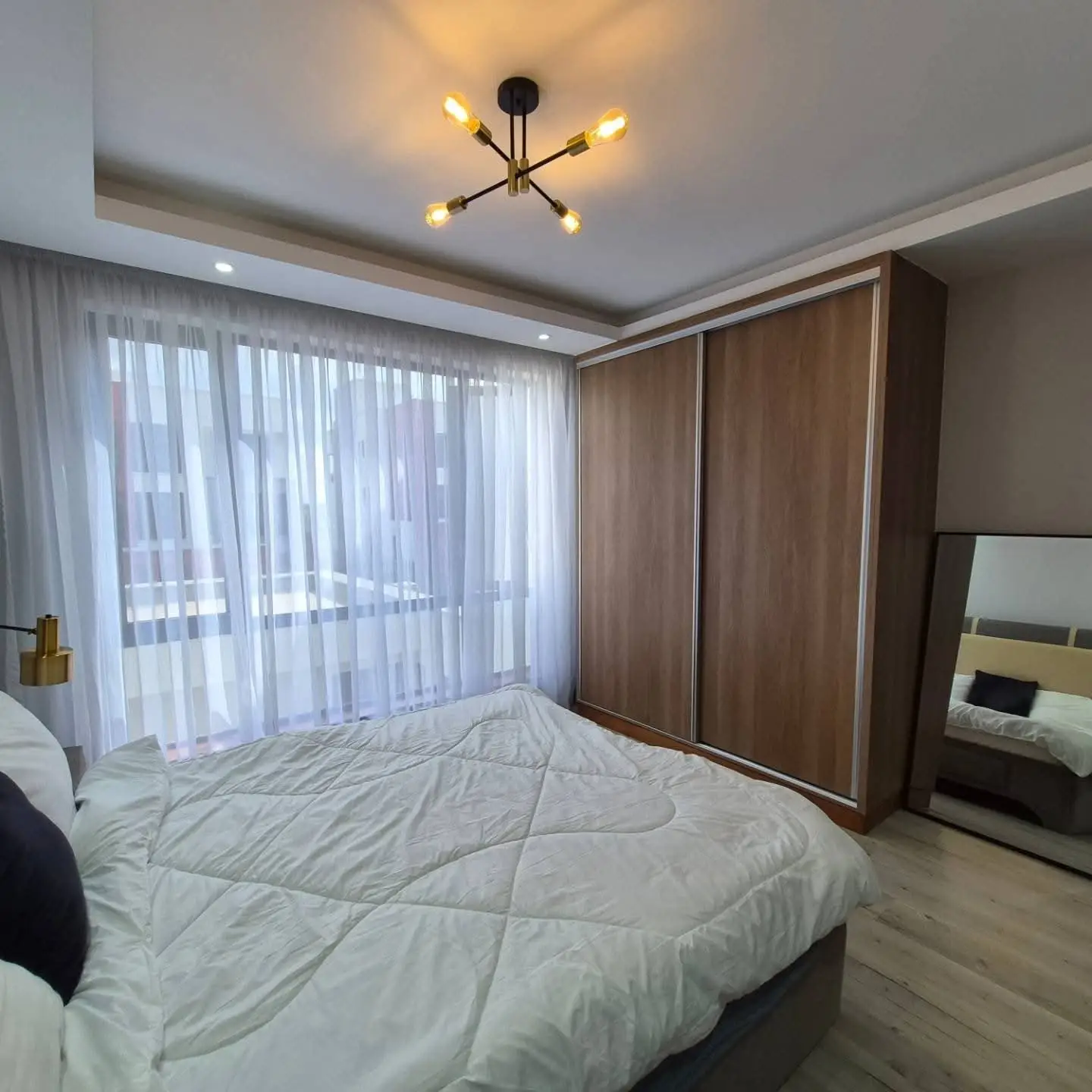 4-Bedroom House + DSQ thumbnail 10