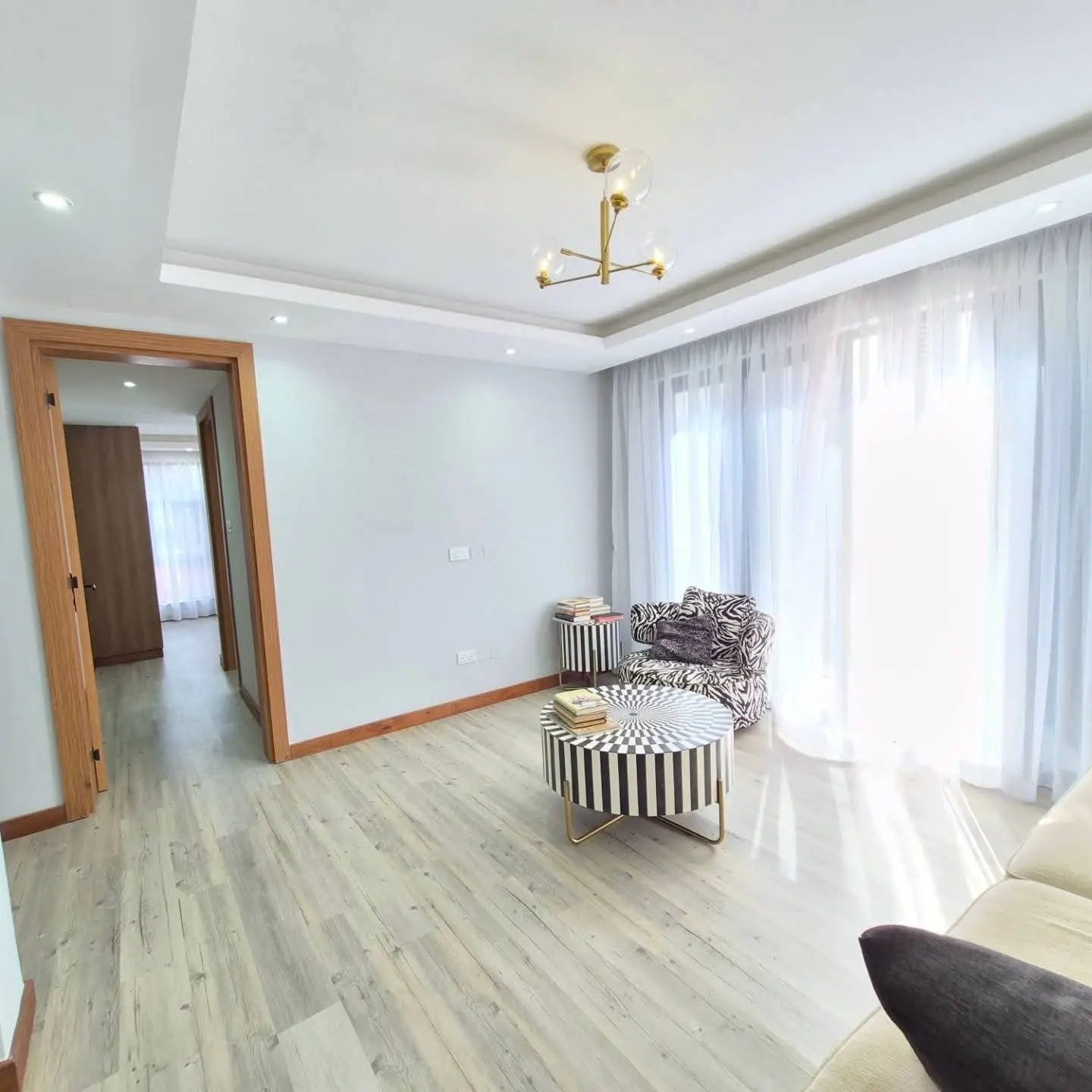 4-Bedroom House + DSQ thumbnail 15