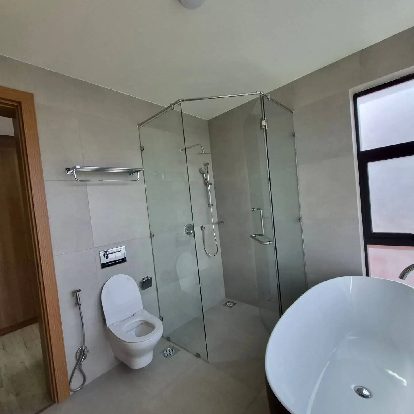 4-Bedroom House + DSQ thumbnail 16