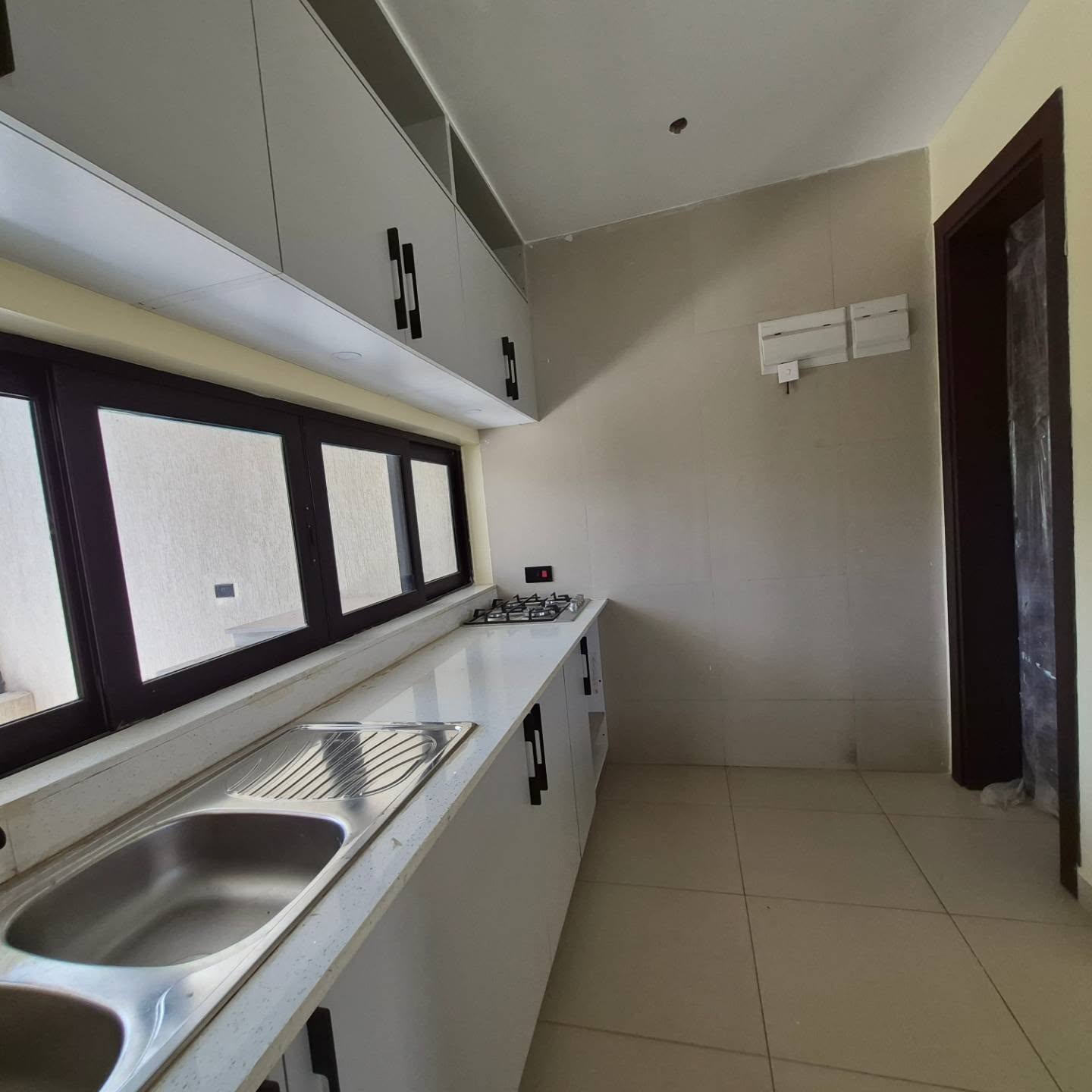 4-Bedroom Townhouse thumbnail 10