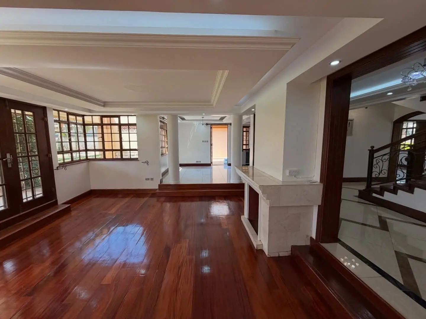 5-Bedroom House thumbnail 5