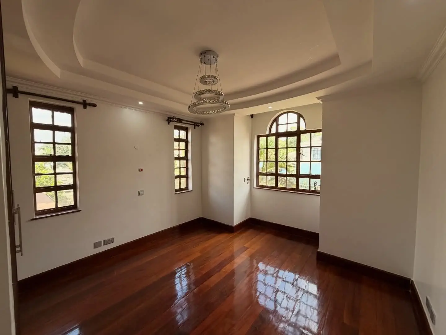 5-Bedroom House thumbnail 7