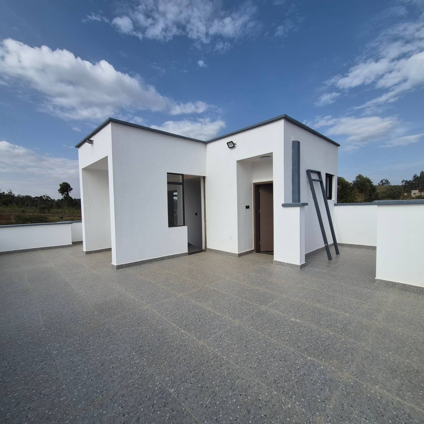 5-Bedroom Maisonette + DSQ thumbnail 3