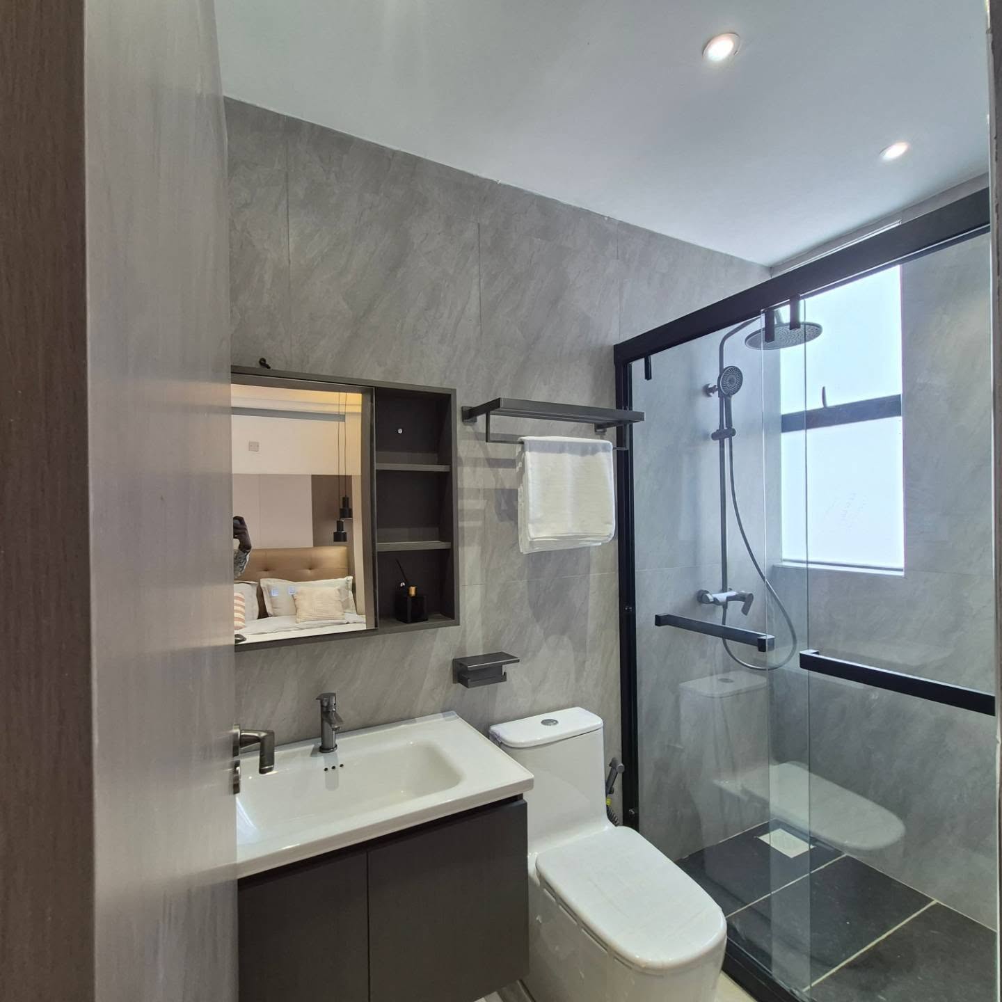 5-Bedroom Maisonette + DSQ thumbnail 4